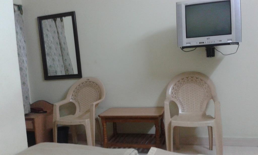 Hotel Agarala Residency Tirupati Quarto foto